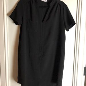 Black pocket shift dress
